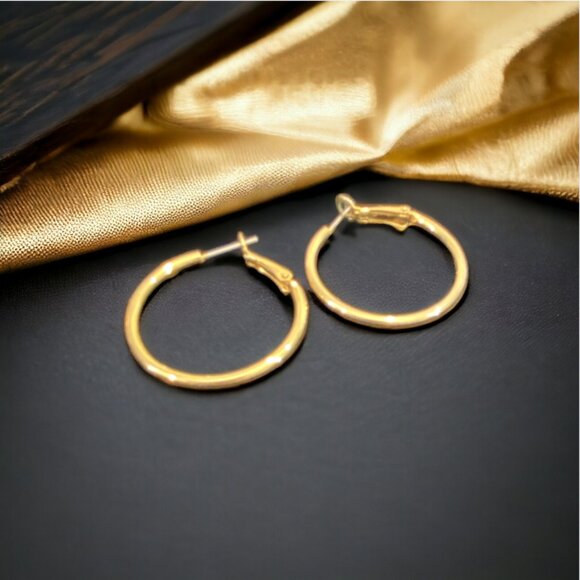 HOOP EARRINGS BUNDLE -- Set of 5 = Pierced (4)/Clip On (1), 4 Gold/1 Silver - Picture 8 of 15